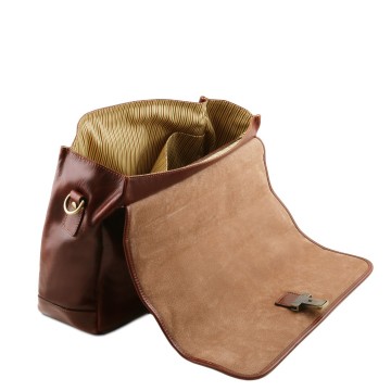 Aktetas van volnerf leer met overslag   mantova   open