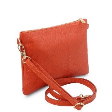 Clutch van gehamerd soepel italiaans leer   zij