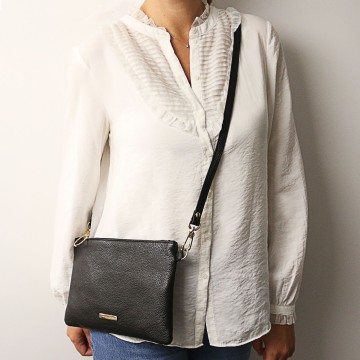 Clutch van gehamerd zacht leder 1