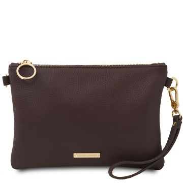Clutch van gehamerd zacht leer chocola