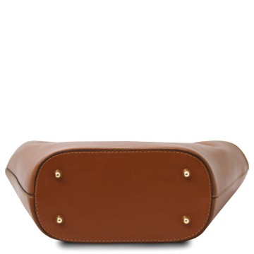 Handtas van glad italiaans leer bodem