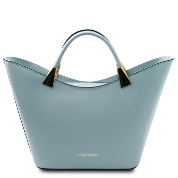 Handtas van glad leder lichtblauw