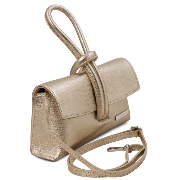 Metallic clutch van gehamerd leer   zij