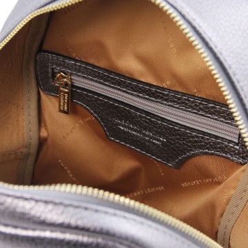 Rugtas van metallic leer intern