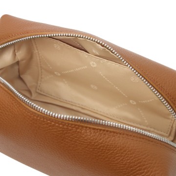 Toilettas van gehamerd zacht italiaans leder intern1