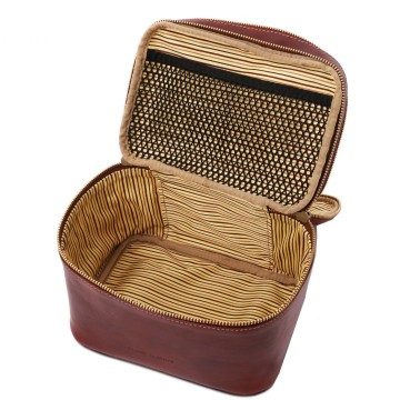 Toilettas van volnerf kalfsleer met 2 compartimenten   eliot  intern